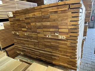 Ca. 220x Guyana Ipé Planken Geschaafd, 25x90mm, lengte 155cm